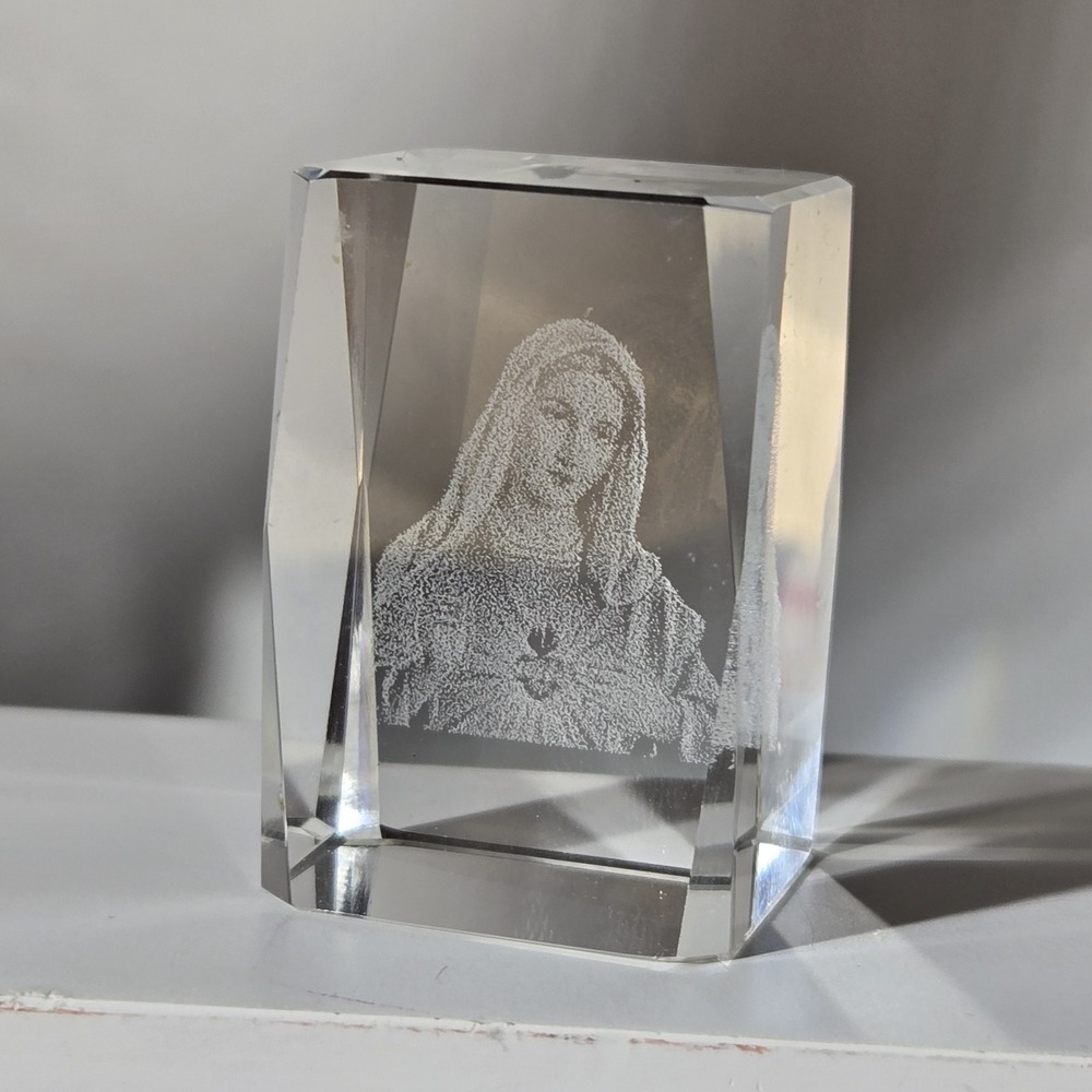Vintage Immaculate Heart Crystal Clear Small Paperweight Etched The Virgin Mary